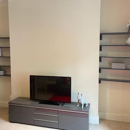 Beautiful 2 Bedroom Apartment- Prime Location, Aberdeen Centre المظهر الخارجي الصورة