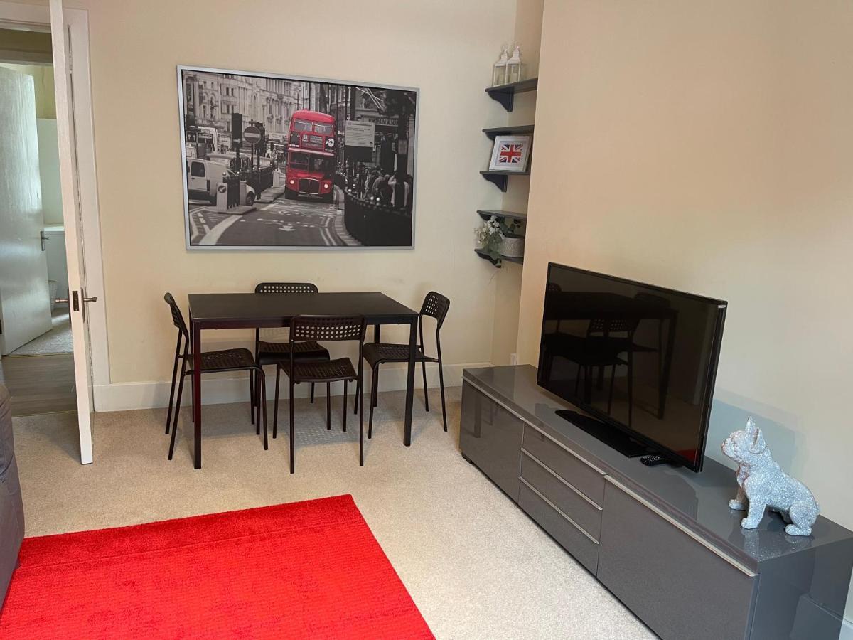 Beautiful 2 Bedroom Apartment- Prime Location, Aberdeen Centre المظهر الخارجي الصورة