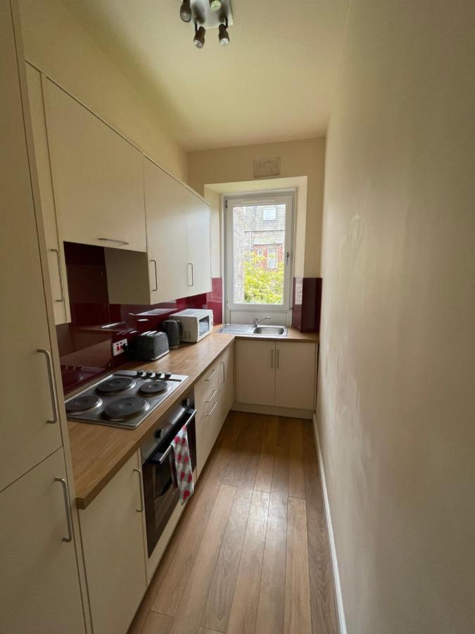 Beautiful 2 Bedroom Apartment- Prime Location, Aberdeen Centre المظهر الخارجي الصورة