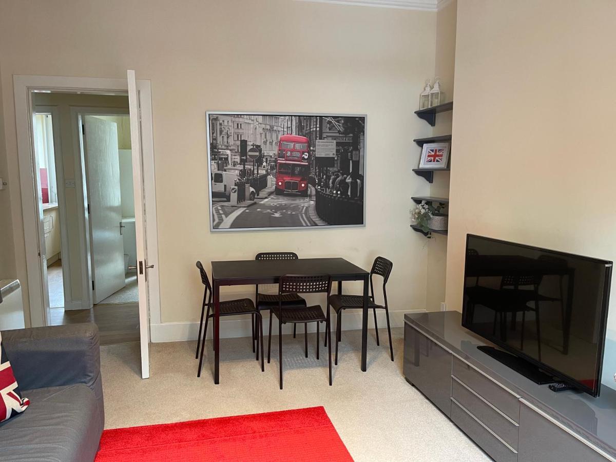 Beautiful 2 Bedroom Apartment- Prime Location, Aberdeen Centre المظهر الخارجي الصورة