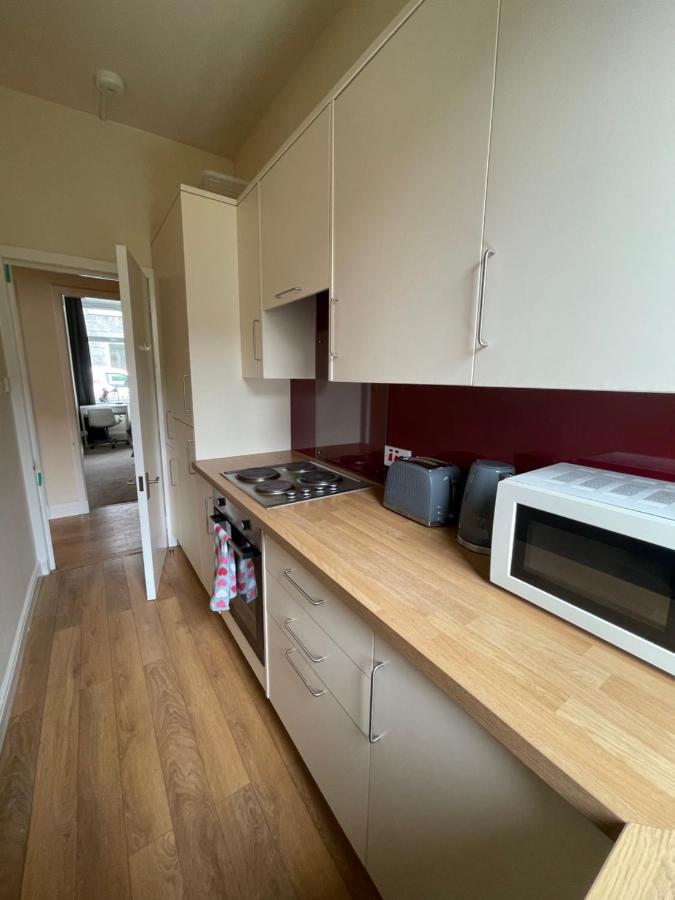 Beautiful 2 Bedroom Apartment- Prime Location, Aberdeen Centre المظهر الخارجي الصورة